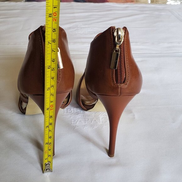 Shoes - Picture 7 of 9